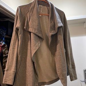 Under Armour Yoga Top Size XS